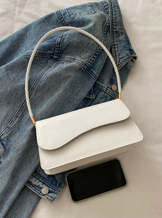 BOLSO BLANCO VINTAGE SOLAPA ASIMETRICA