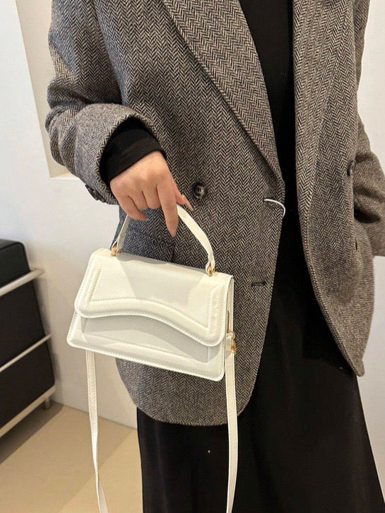 BOLSO BLANCO SOLAPA CURVA