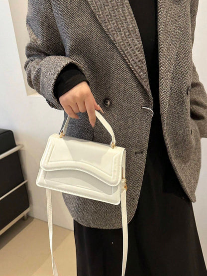 BOLSO BLANCO SOLAPA CURVA