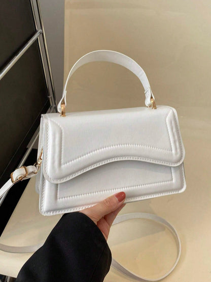 BOLSO BLANCO SOLAPA CURVA
