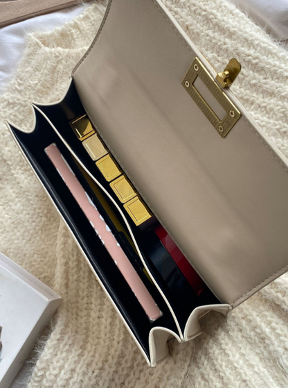 BOLSO BEIGE HEBILLA PRECOLOMBINA