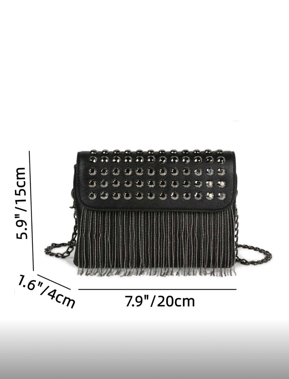 BOLSO NEGRO TACHES Y CADENAS