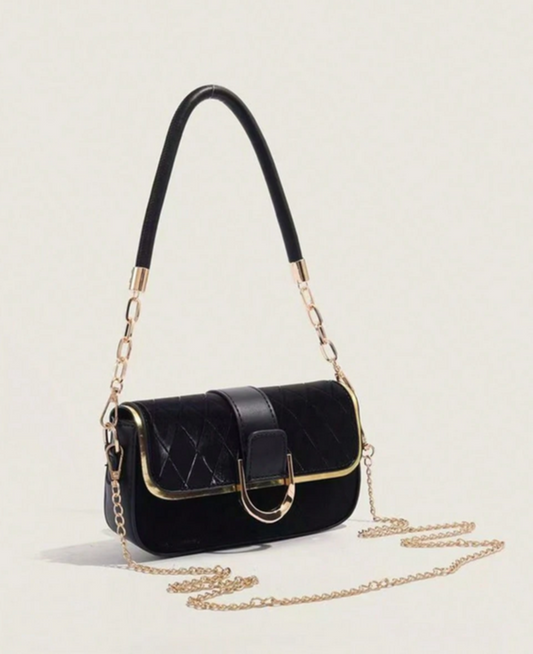 BOLSO NEGRO CON HEBILLA