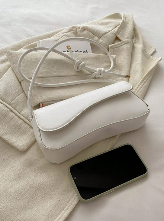 BOLSO BLANCO SOLAPA ASIMETRICA