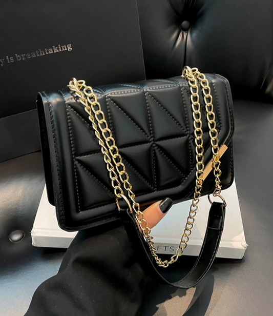 BOLSO NEGRO SOLAPA DIAMANTE