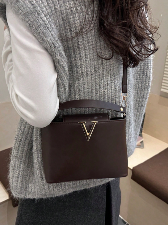 BOLSO DE MANO CAFE PLACA DORADA V