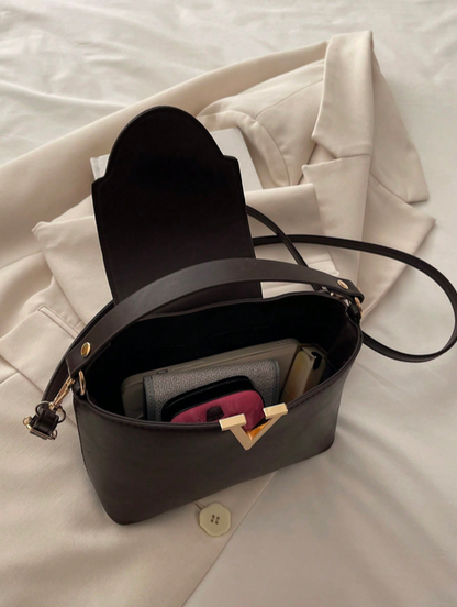 BOLSO DE MANO CAFE PLACA DORADA V