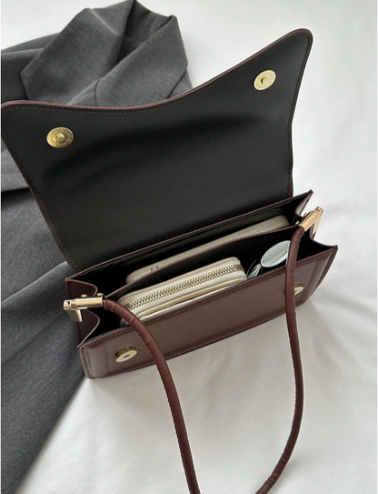 BOLSO DE HOMBRO CAFE SOLAPA CURVA