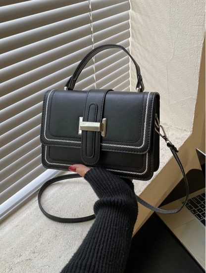 BOLSO CUADRADO SOLAPA CON DISEÑO Y HEBILLA