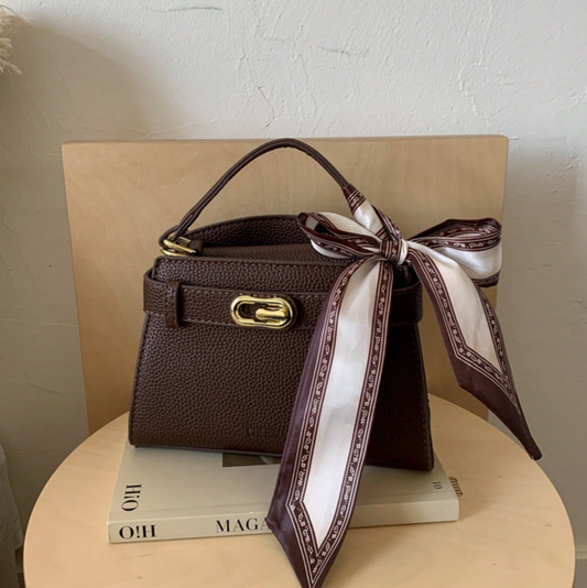 BOLSO  MARRON IMITACION CINTURON, HERRAJE DORADO