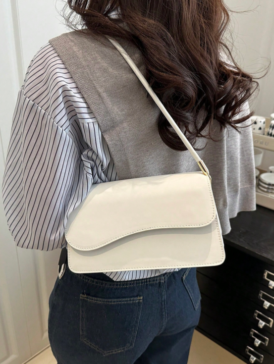 BOLSO BLANCO VINTAGE  SOLAPA ASIMETRICA
