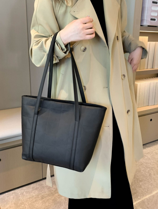 BOLSO GRANDE NEGRO DISEÑO ROMBOS
