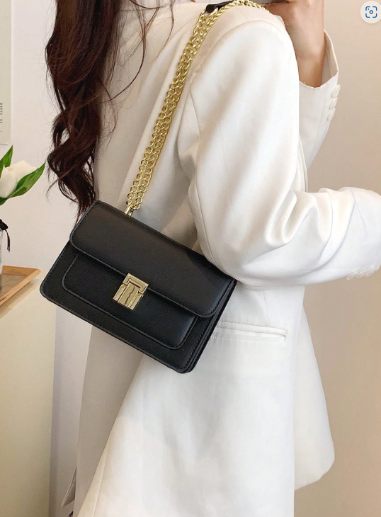 BOLSO NEGRO , HEBILLA CUADRADA