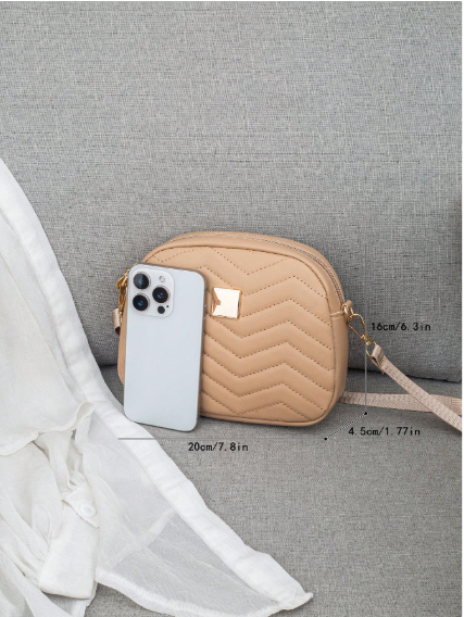 BOLSO CAQUI CON PLACA DORADA