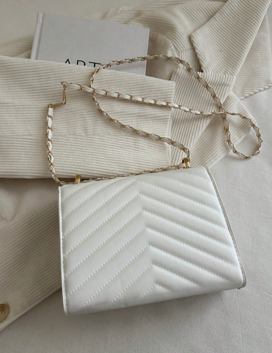 BOLSO BLANCO CON SOLAPA