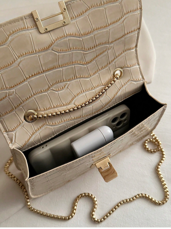 BOLSO BEIGE EN RELIEVE CON CADENA DORADA