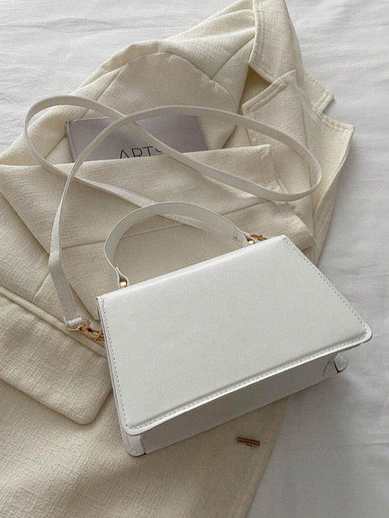 BOLSO BLANCO SOLAPA CURVA