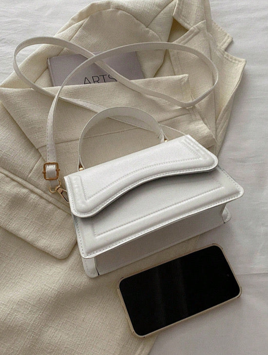 BOLSO BLANCO SOLAPA CURVA