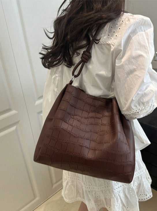 BOLSO CAFÉ DE HOMBRO